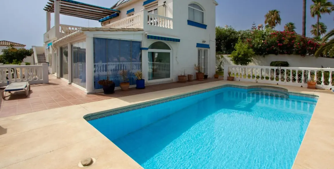 Venta de villa independiente en Mijas Costa 23