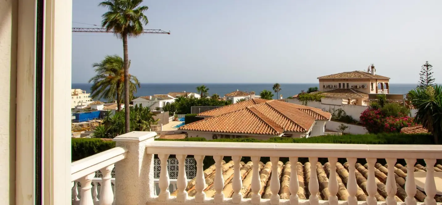 Продажа  отдельно стоящей виллы в Mijas Costa 1