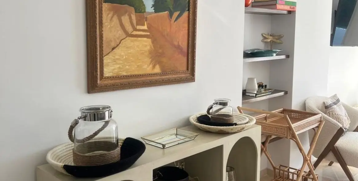Venta de apartamento en planta media en Puerto Banús 4