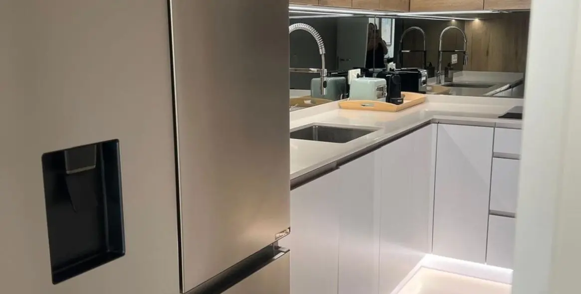 Venta de apartamento en planta media en Puerto Banús 7
