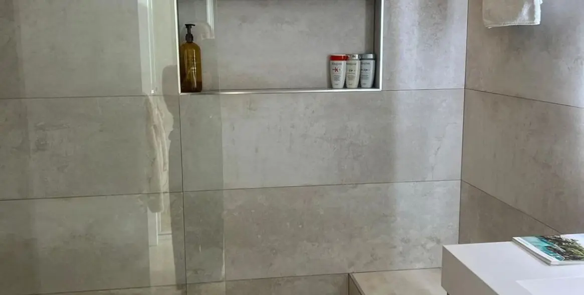 Venta de apartamento en planta media en Puerto Banús 10