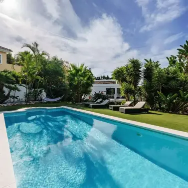 Venta de villa independiente en El Rosario