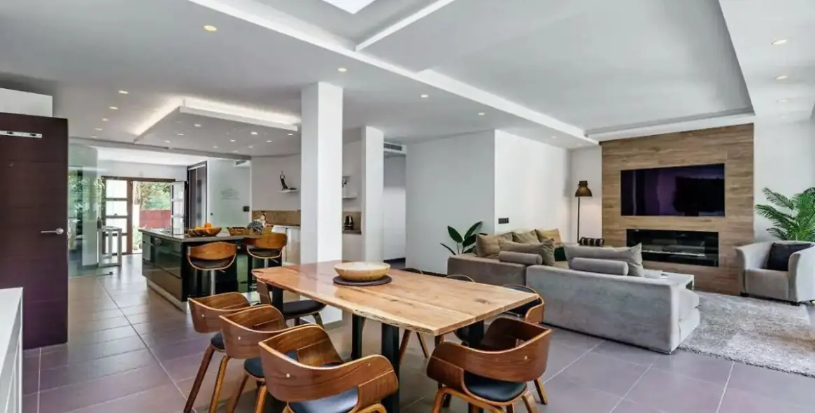 Venta de villa independiente en El Rosario 11