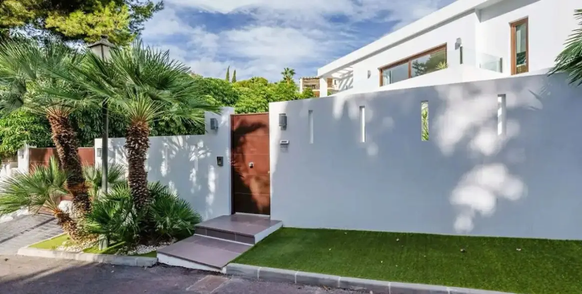 Venta de villa independiente en El Rosario 23