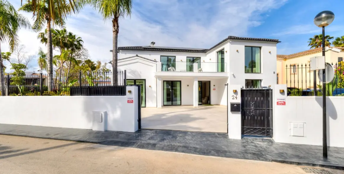 Short-term rent of detached villa in Guadalmina Alta 1