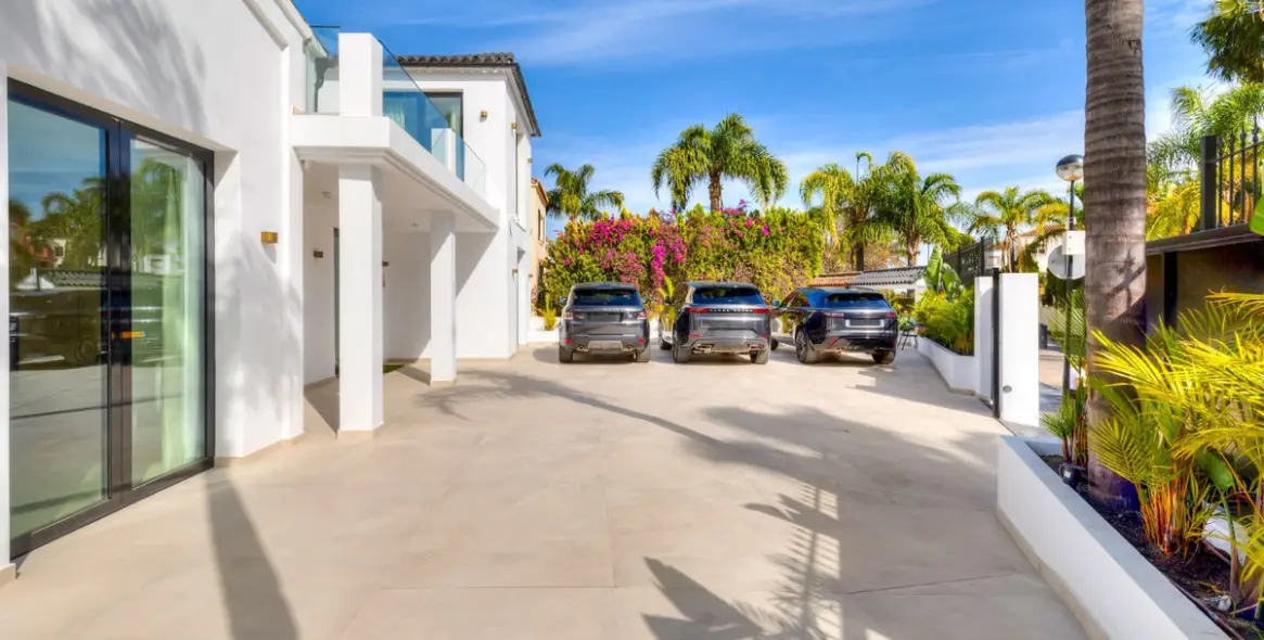 Short-term rent of detached villa in Guadalmina Alta 2