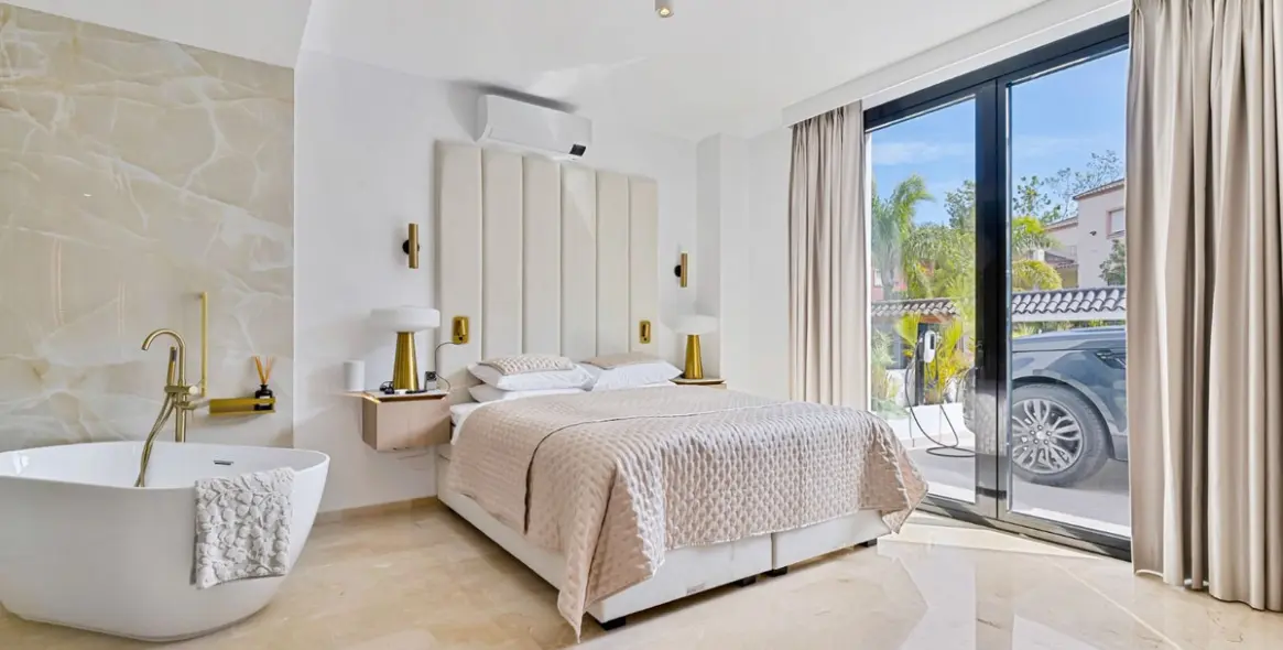 Short-term rent of detached villa in Guadalmina Alta 10