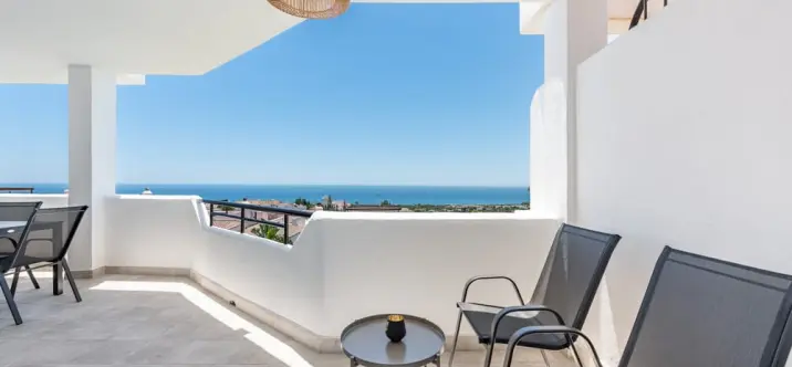 Продажа апартаментов на среднем этаже в Mijas Costa 2