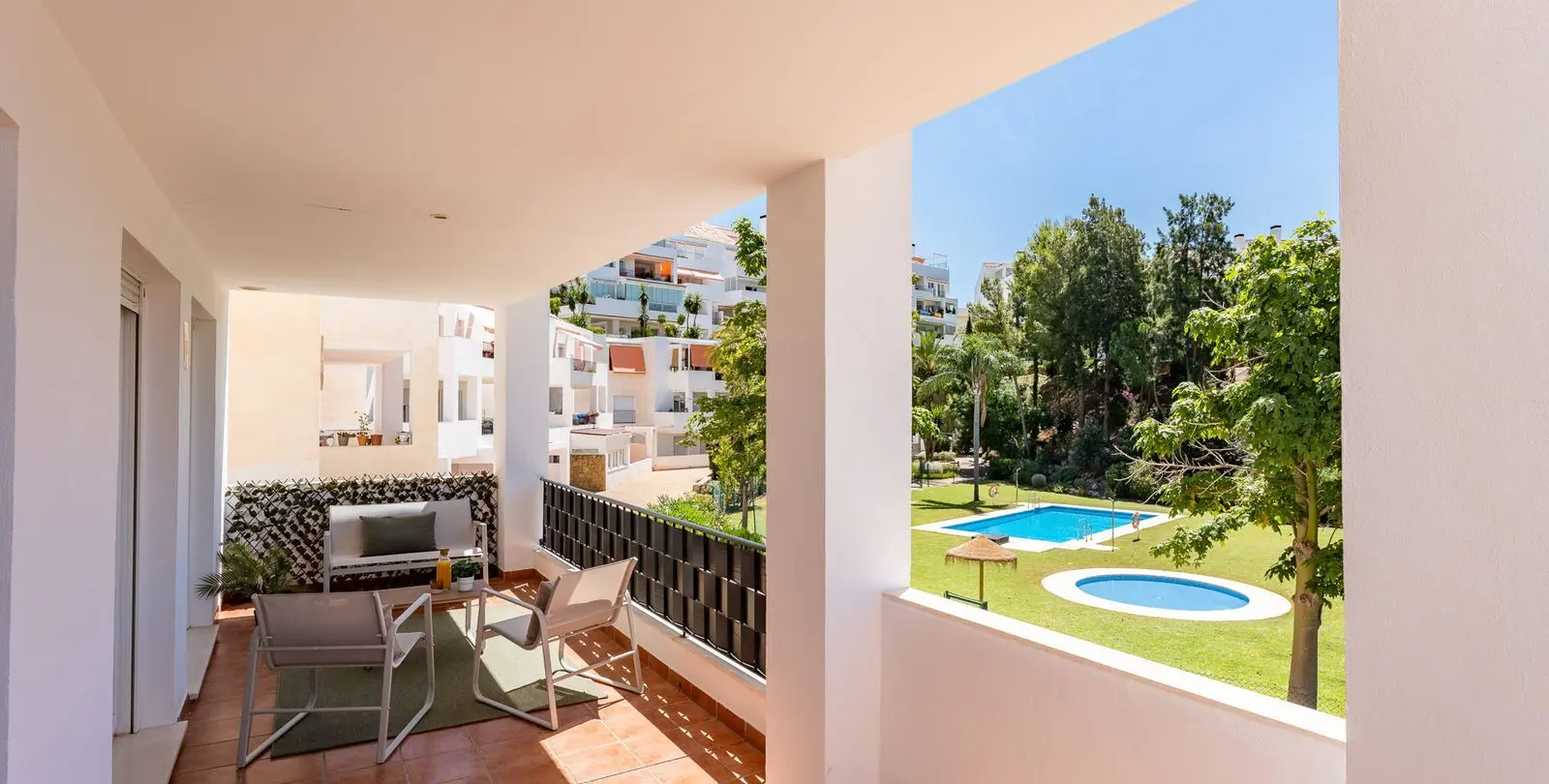 Sale of middle floor apartment in Torrequebrada 3