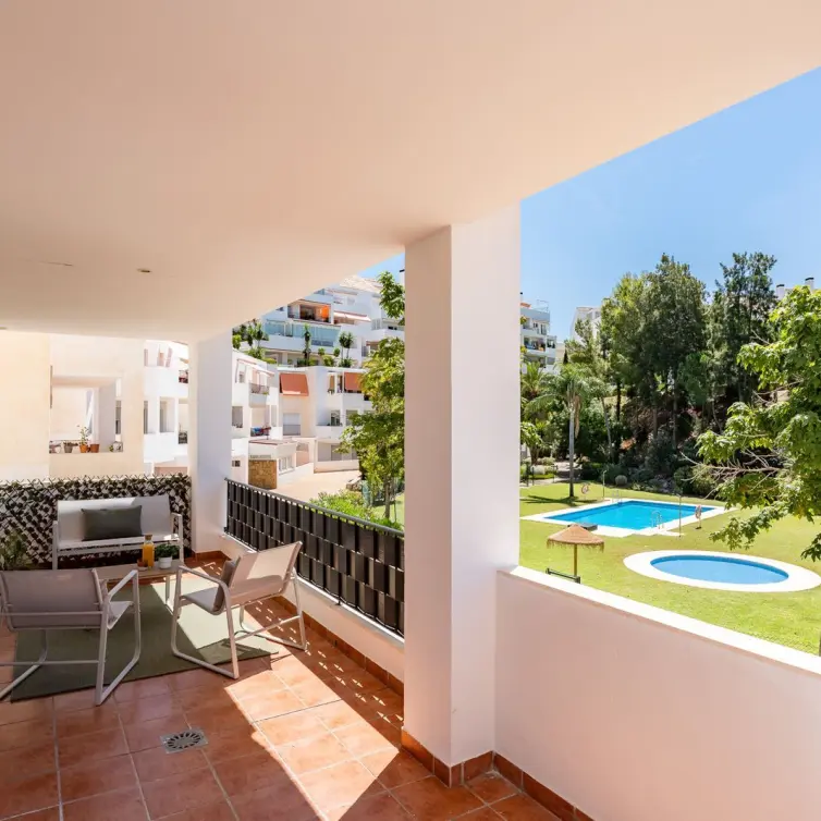 Venta de apartamento en planta media en Torrequebrada