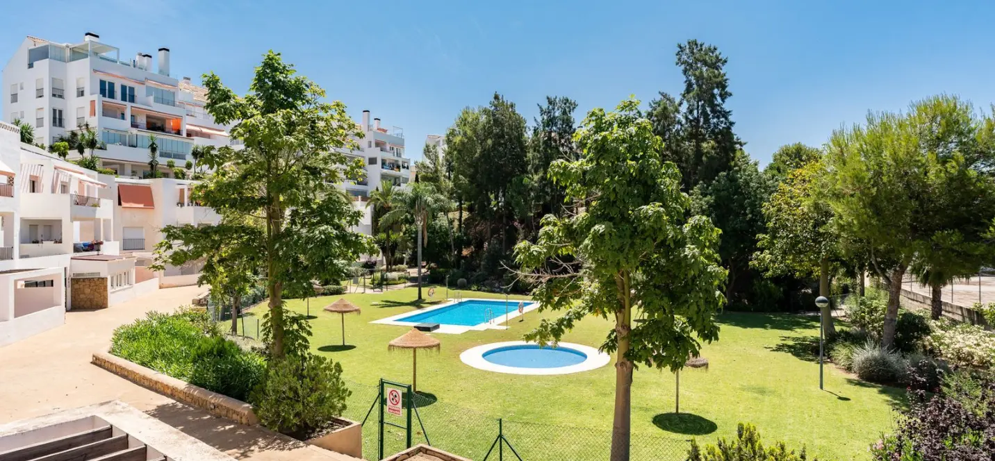 Venta de apartamento en planta media en Torrequebrada 3