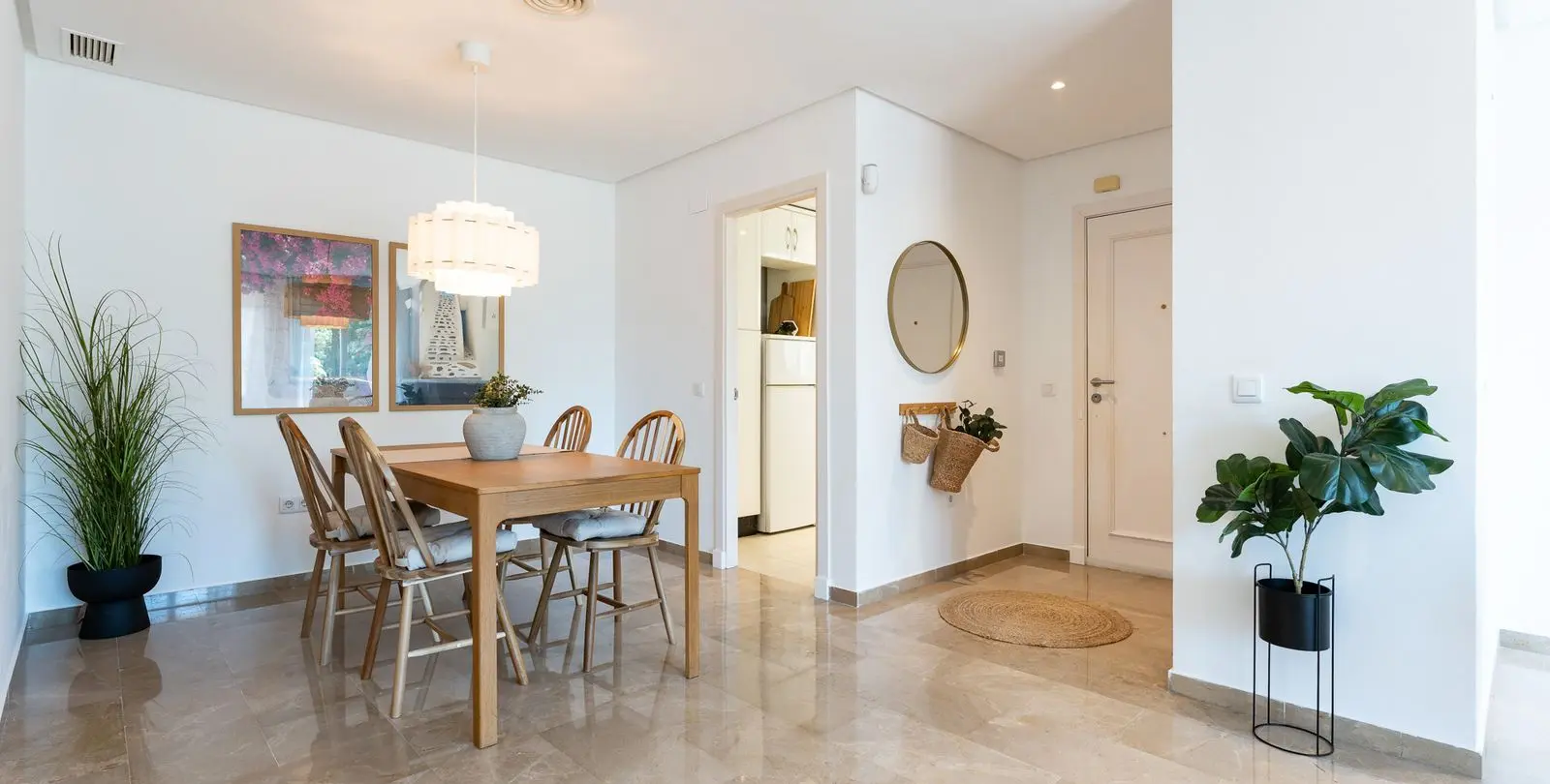 Sale of middle floor apartment in Torrequebrada 23