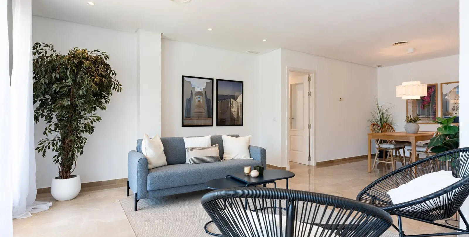 Sale of middle floor apartment in Torrequebrada 25