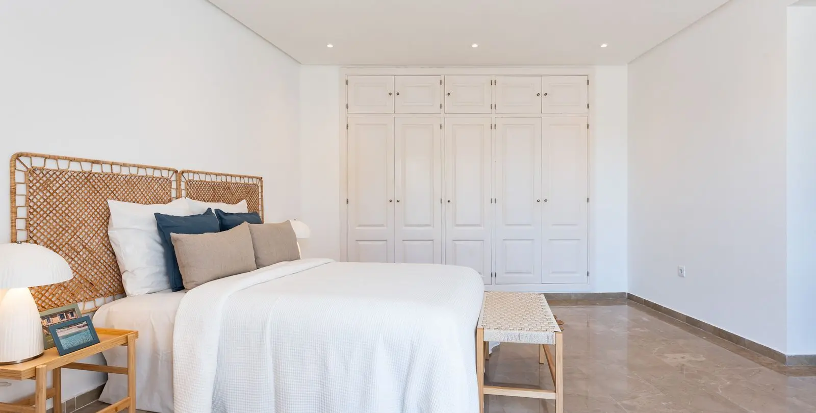 Sale of middle floor apartment in Torrequebrada 34