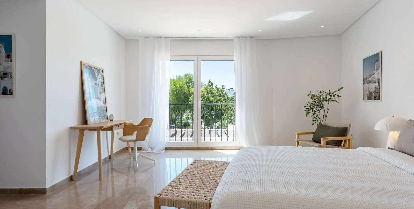 Sale of middle floor apartment in Torrequebrada 38