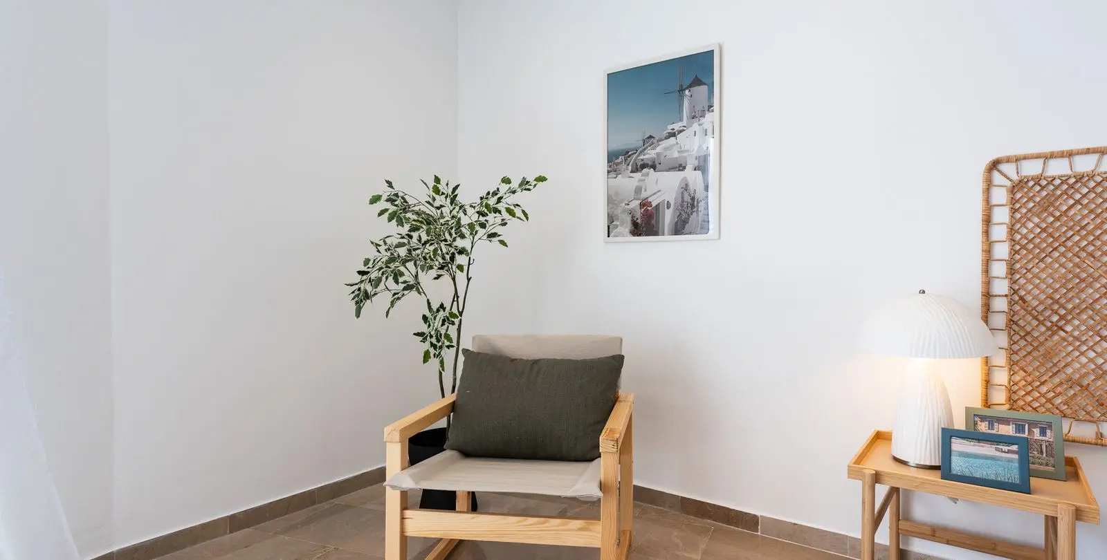 Sale of middle floor apartment in Torrequebrada 40