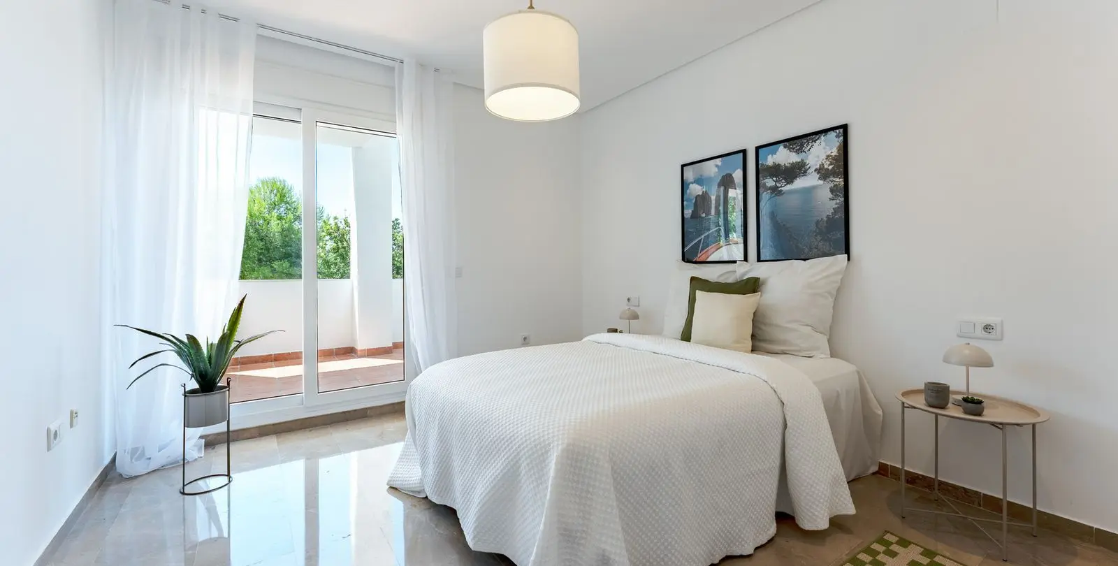 Sale of middle floor apartment in Torrequebrada 49