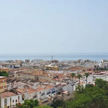Продажа апартаментов на среднем этаже в Estepona