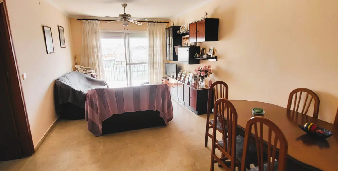Sale of middle floor apartment in Estepona 4