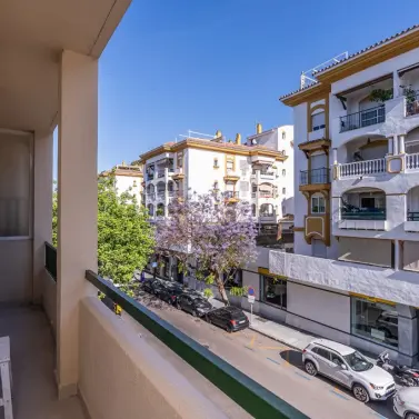 Продажа апартаментов на среднем этаже в Marbella
