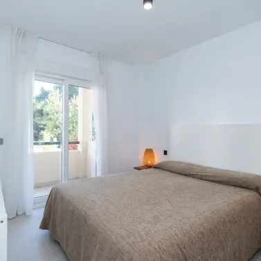 Продажа апартаментов на среднем этаже в Marbella