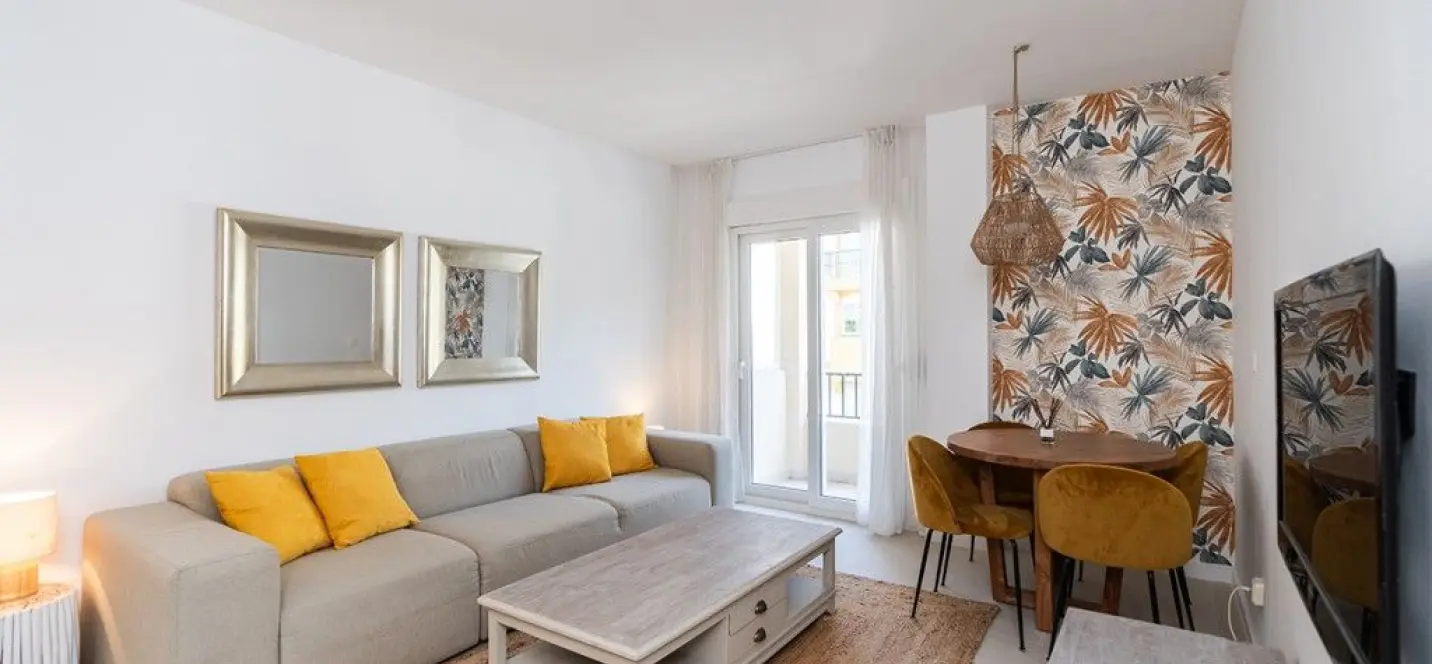 Sale of middle floor apartment in Marbella 2