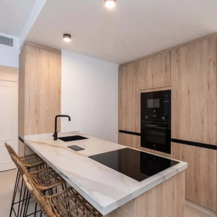 Sale of middle floor apartment in Marbella