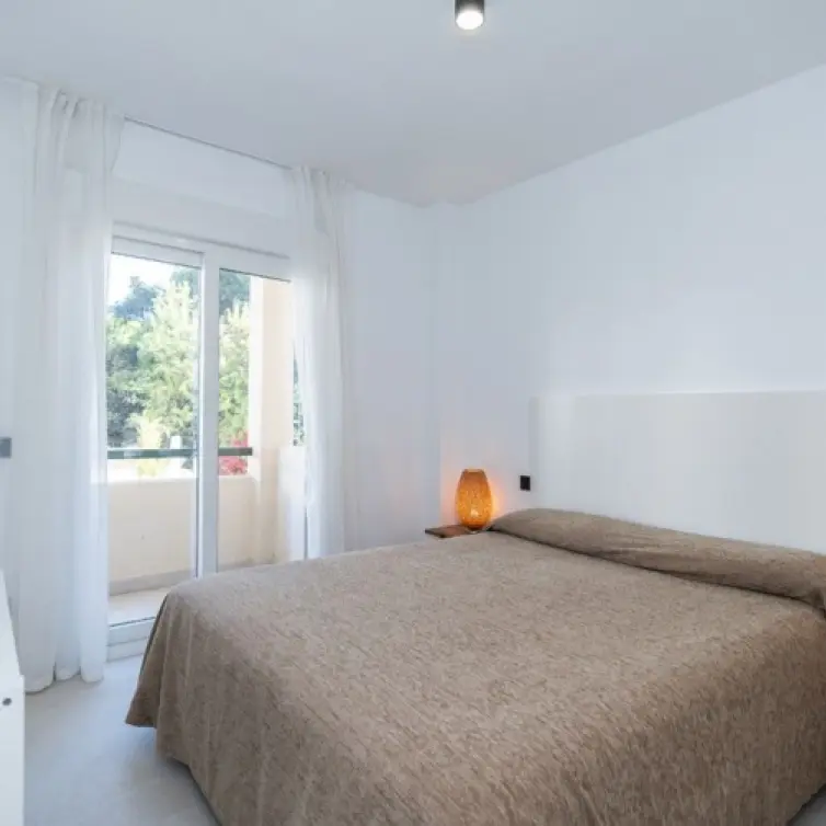 Sale of middle floor apartment in Marbella