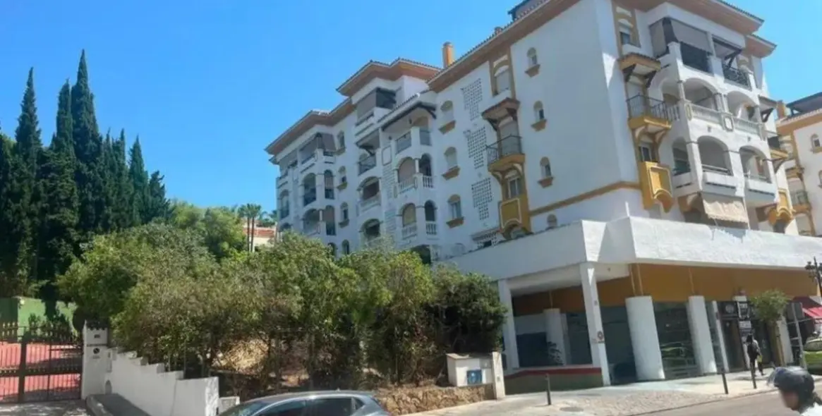 Продажа апартаментов на среднем этаже в Marbella 1