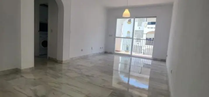 Продажа апартаментов на среднем этаже в Marbella 1