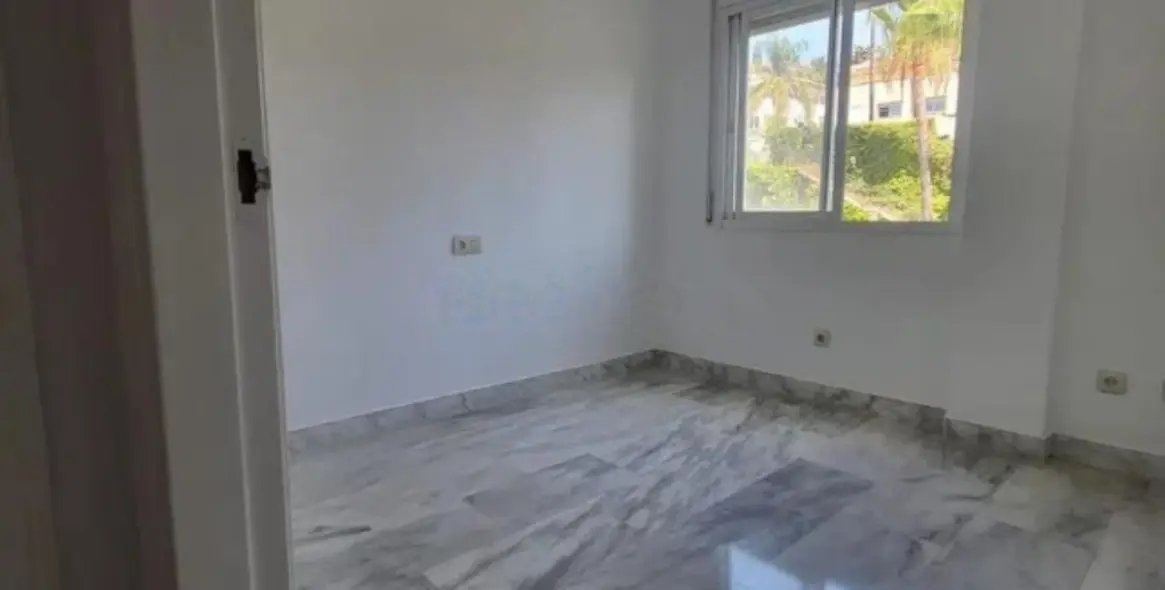 Продажа апартаментов на среднем этаже в Marbella 14