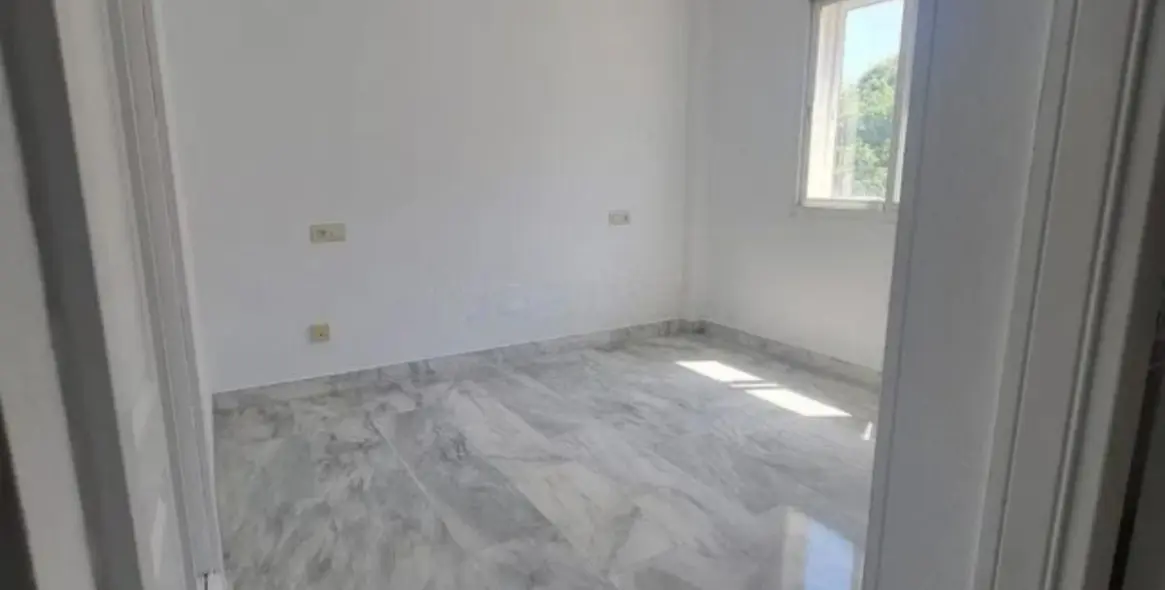 Продажа апартаментов на среднем этаже в Marbella 24