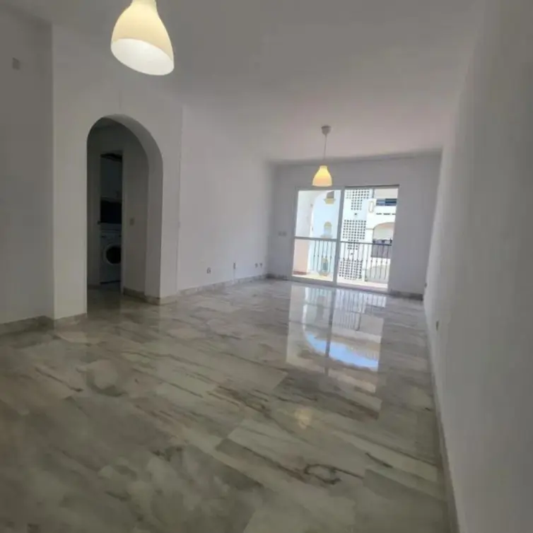 Sale of middle floor apartment in Marbella