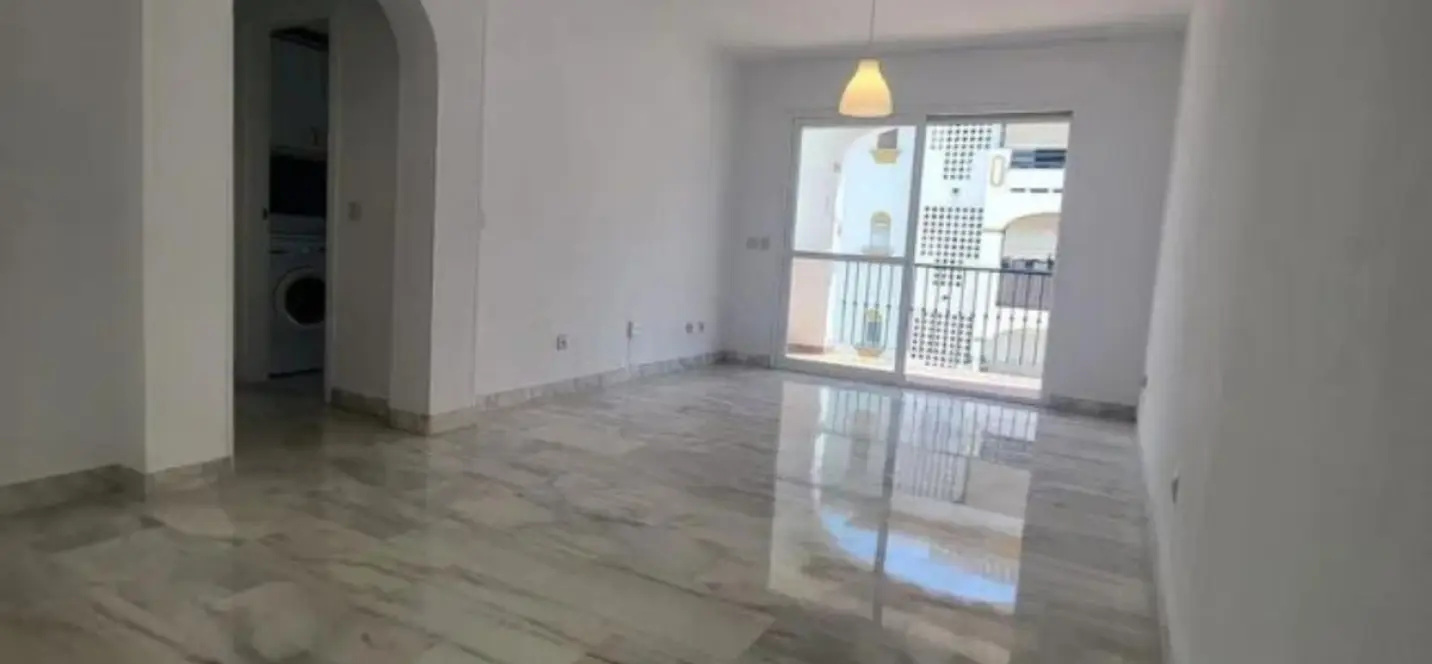 Sale of middle floor apartment in Marbella 1