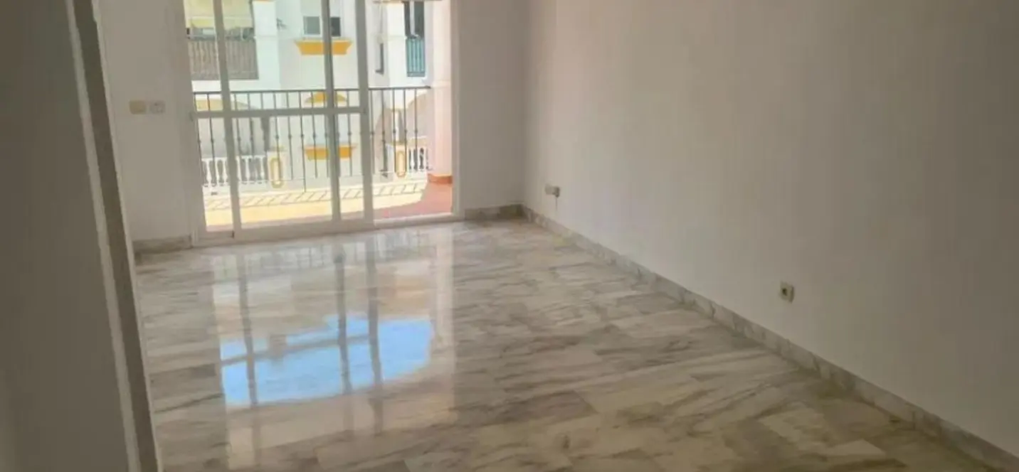 Sale of middle floor apartment in Marbella 3