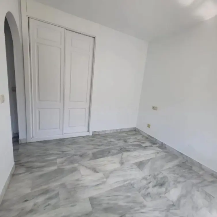 Sale of middle floor apartment in Marbella