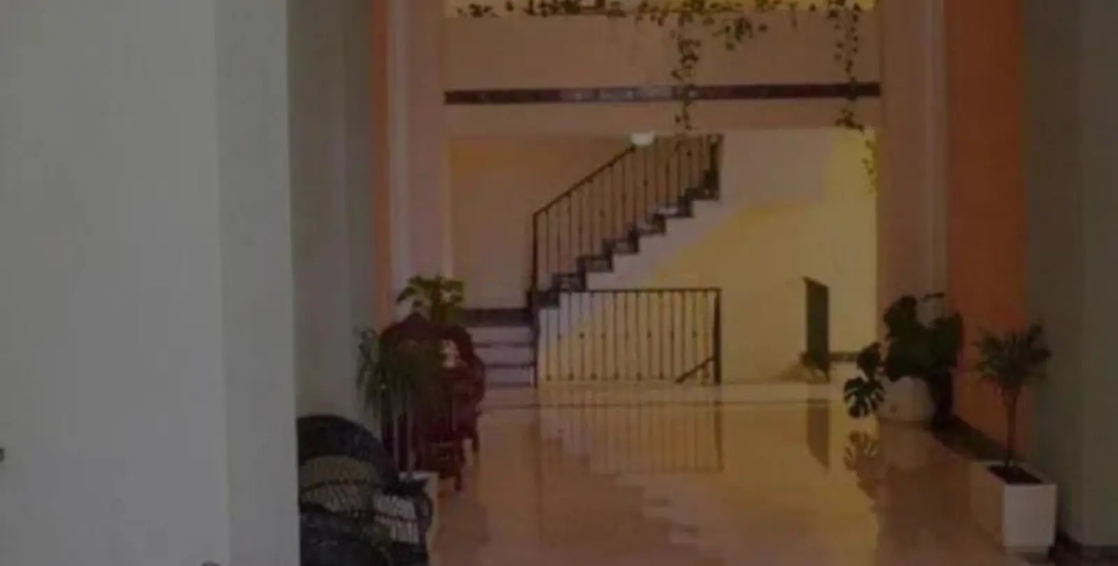 Venta de apartamento en planta media en Marbella 19