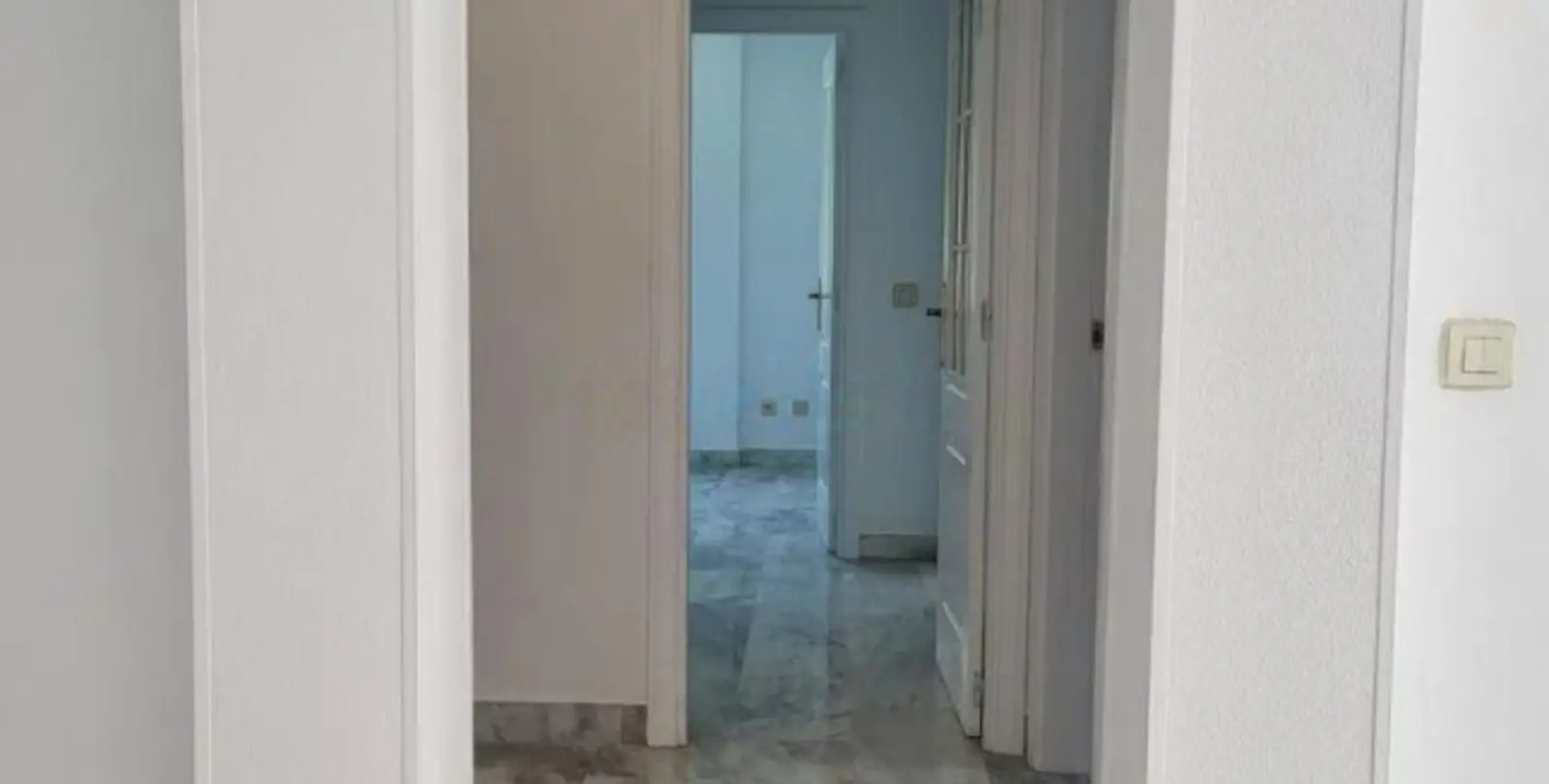 Venta de apartamento en planta media en Marbella 22