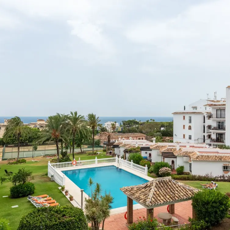 Venta de apartamento en planta media en Riviera del Sol