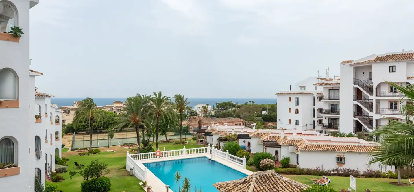 Venta de apartamento en planta media en Riviera del Sol 0