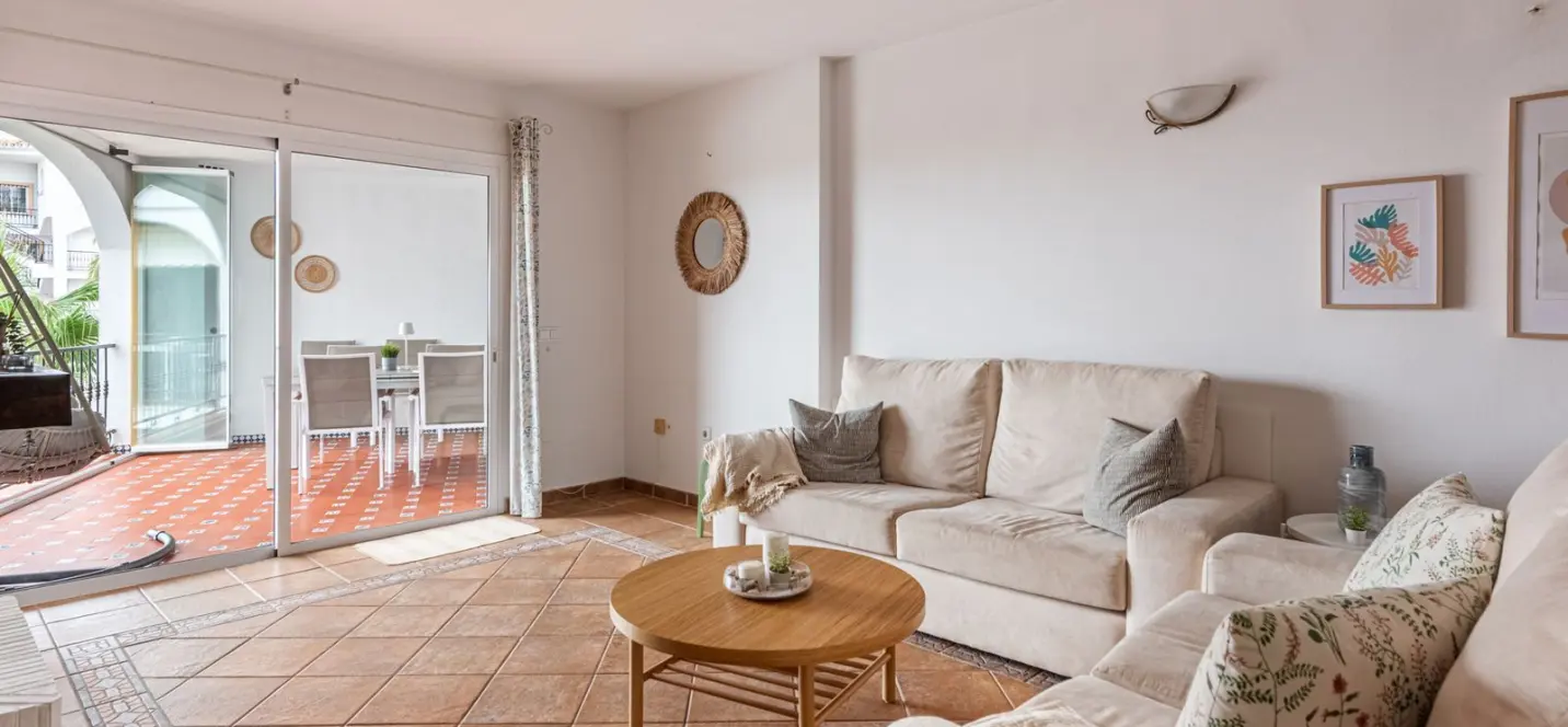 Venta de apartamento en planta media en Riviera del Sol 1