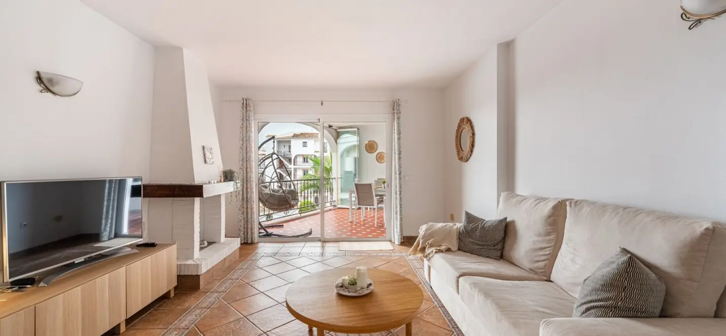Venta de apartamento en planta media en Riviera del Sol 2