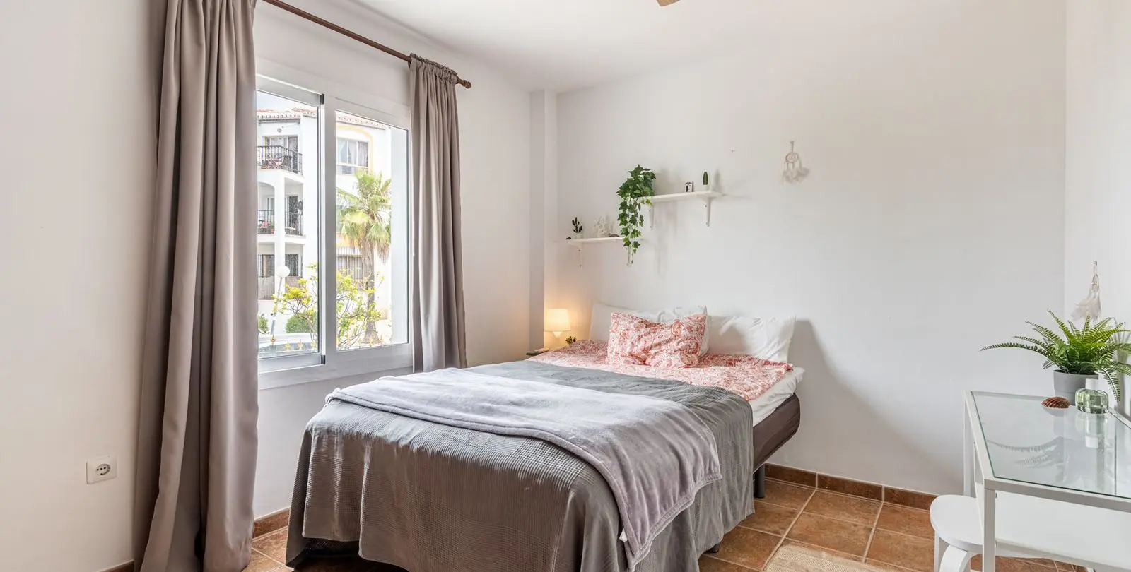 Venta de apartamento en planta media en Riviera del Sol 21