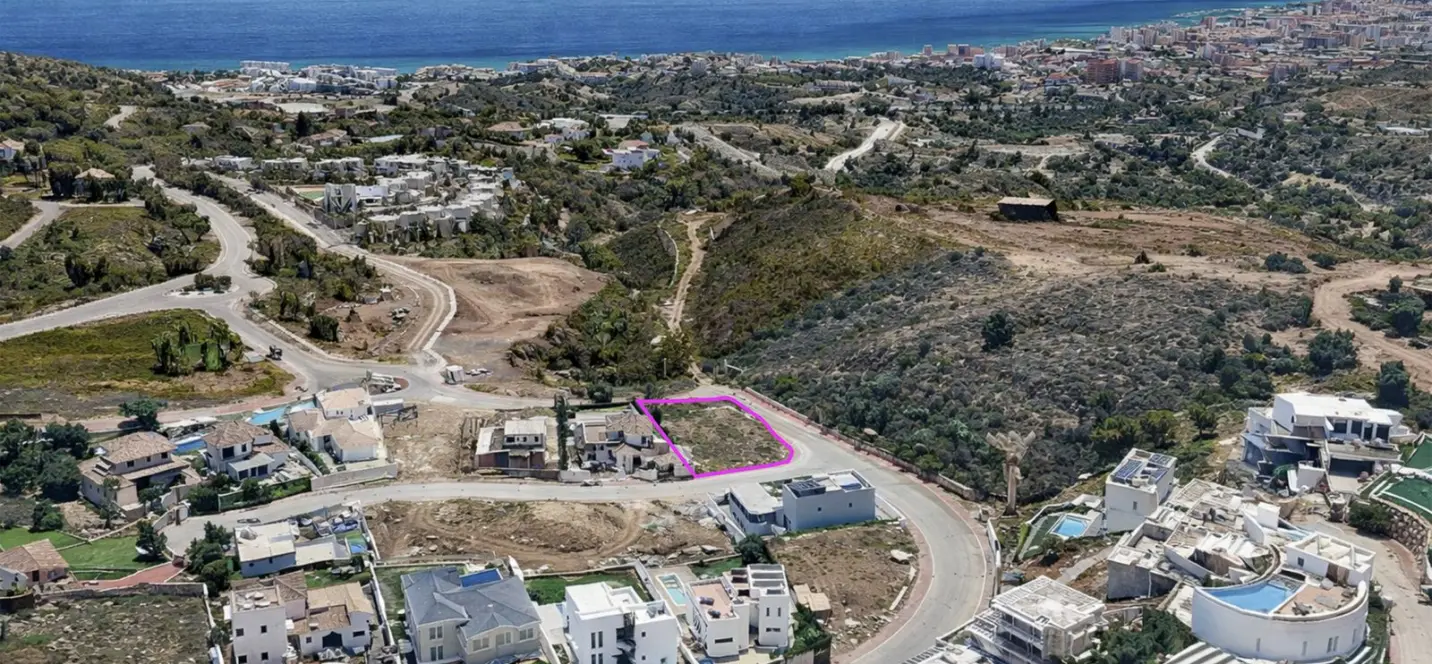 Venta de parcela residencial en Mijas 0