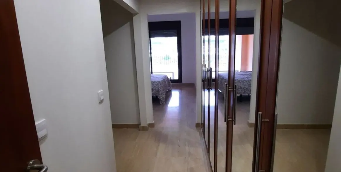 Продажа апартаментов на среднем этаже в Estepona 10