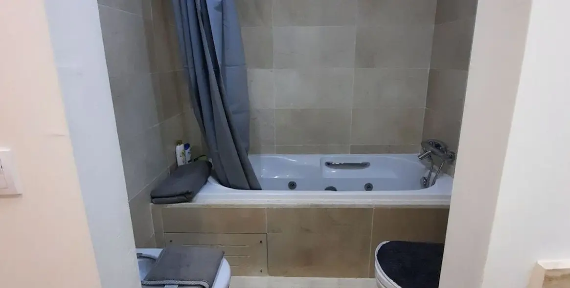 Продажа апартаментов на среднем этаже в Estepona 15