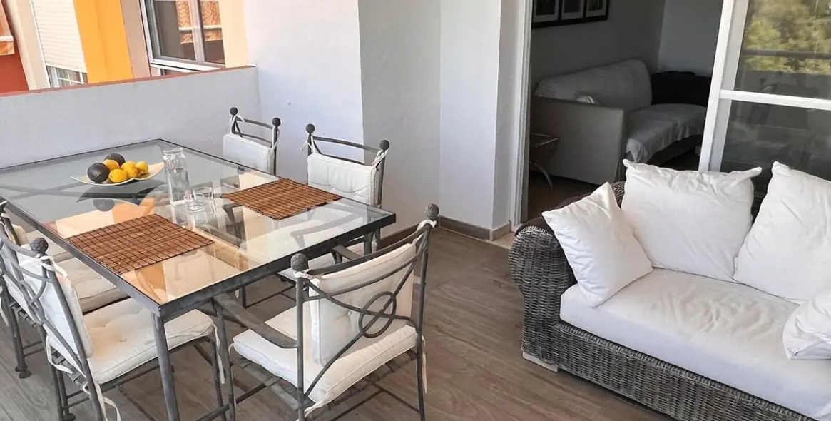 Sale of penthouse in Estepona 2