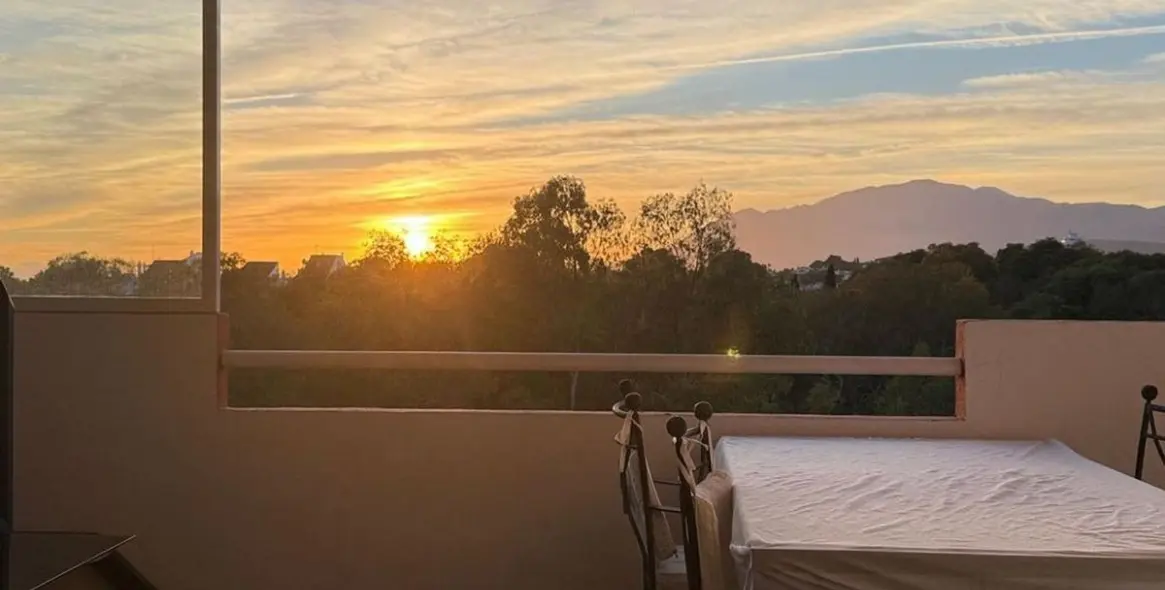 Sale of penthouse in Estepona 15