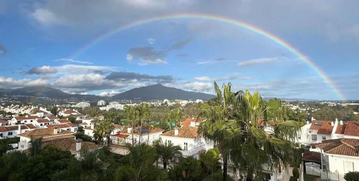 Sale of penthouse in Estepona 16