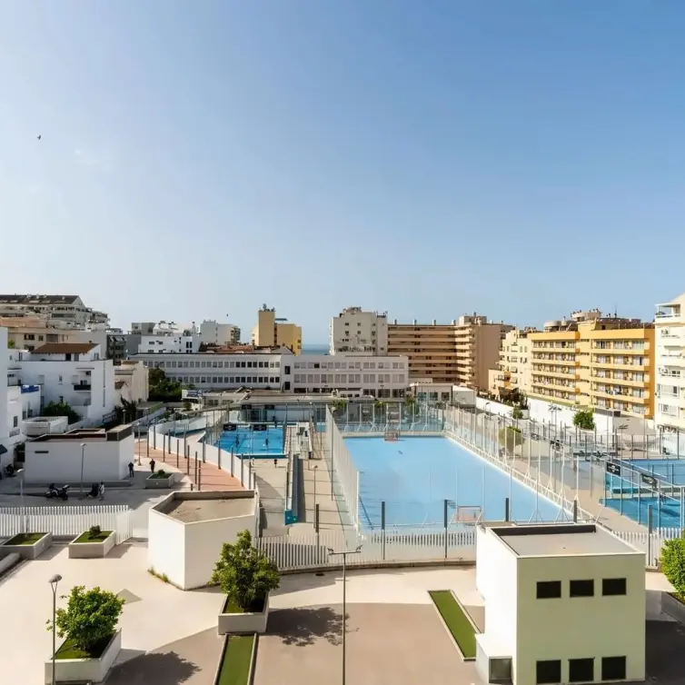 Sale of middle floor apartment in Marbella